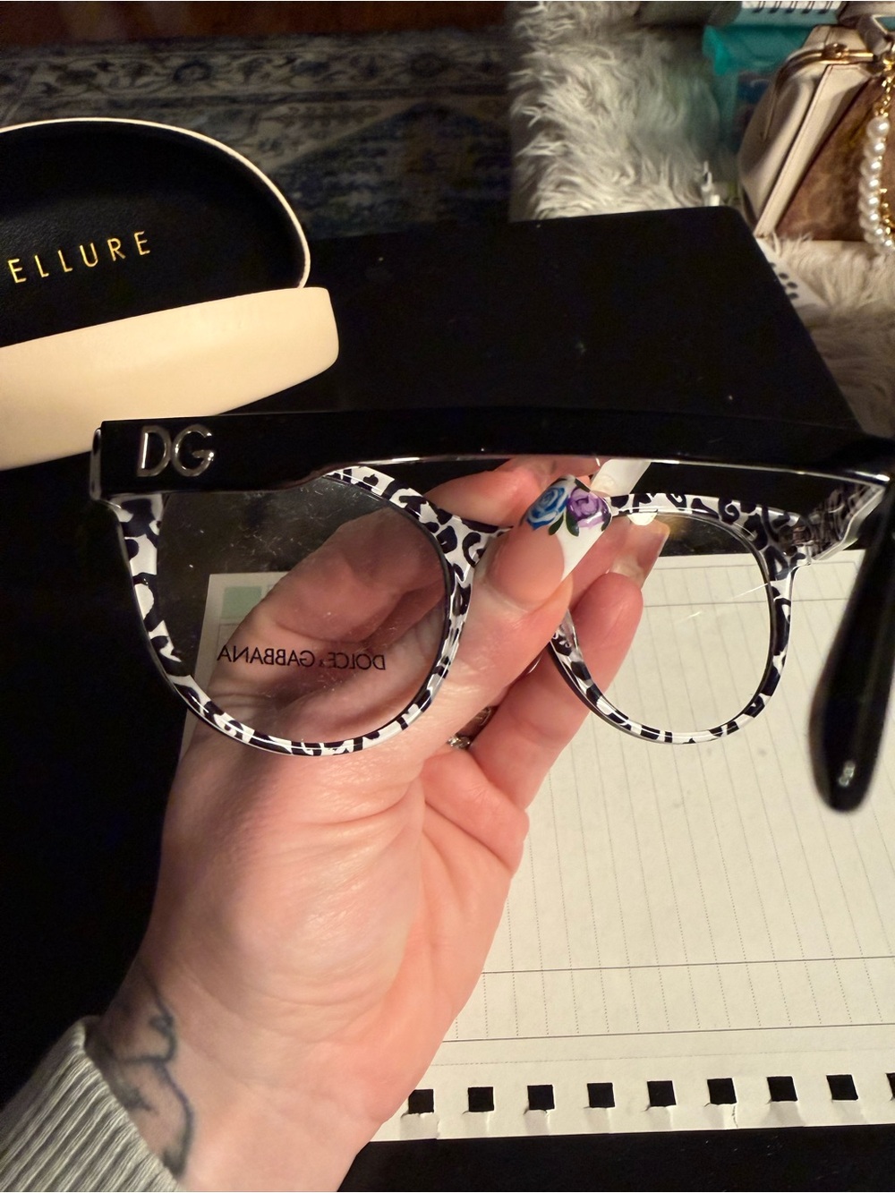 Dolce & Gabbana Glossy Black Cat-Eye Frames with Leopard-Print Temples - Picture 2 of 8